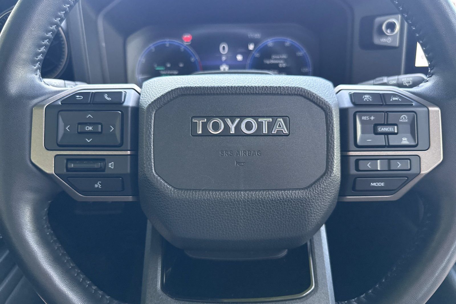 Used 2025 White Toyota Base image 22