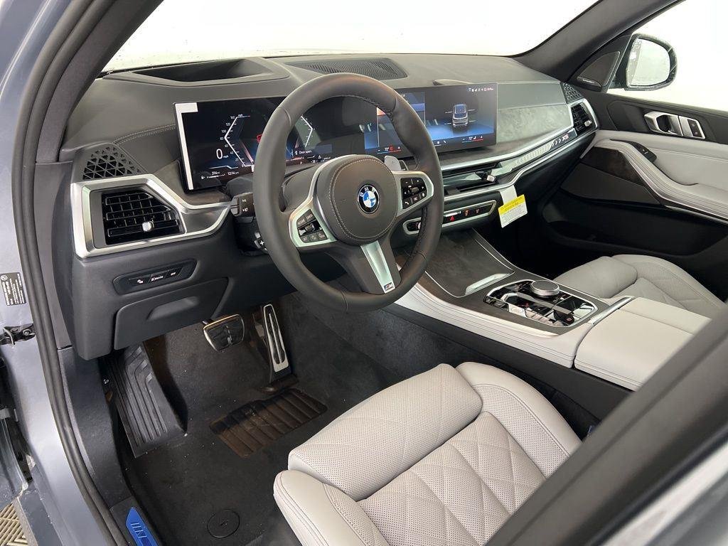 New 2026 Skyscraper Grey Metallic BMW xDrive40i image 7