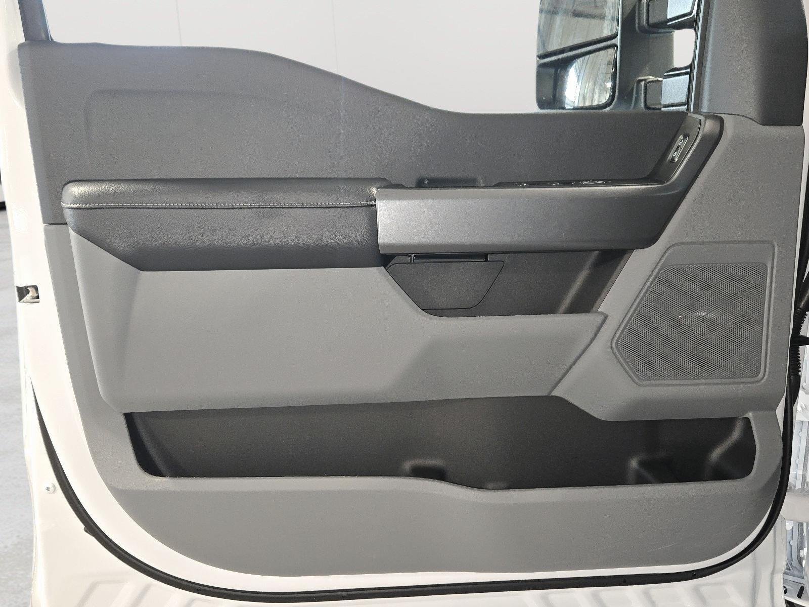 New 2026 Oxford White Ford F-250® XL image 26