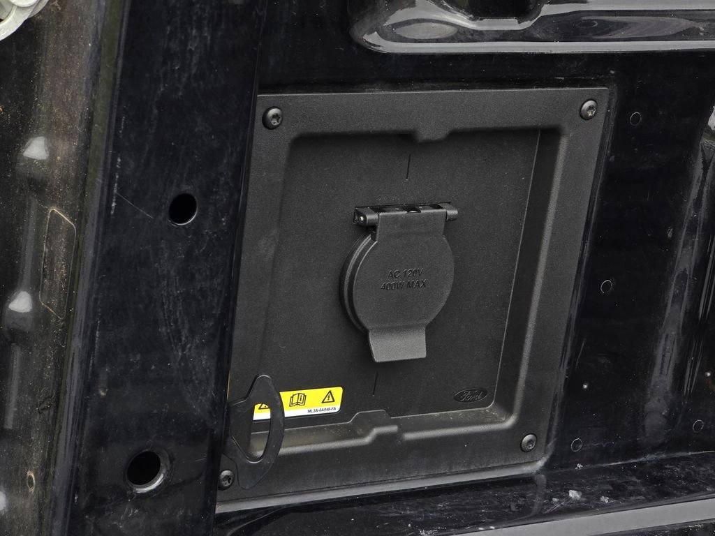Used 2024 Agate Black Metallic Ford XLT image 47