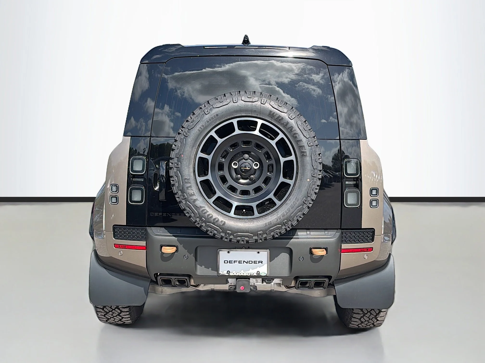 New 2026 Petra Copper Land Rover OCTA image 4