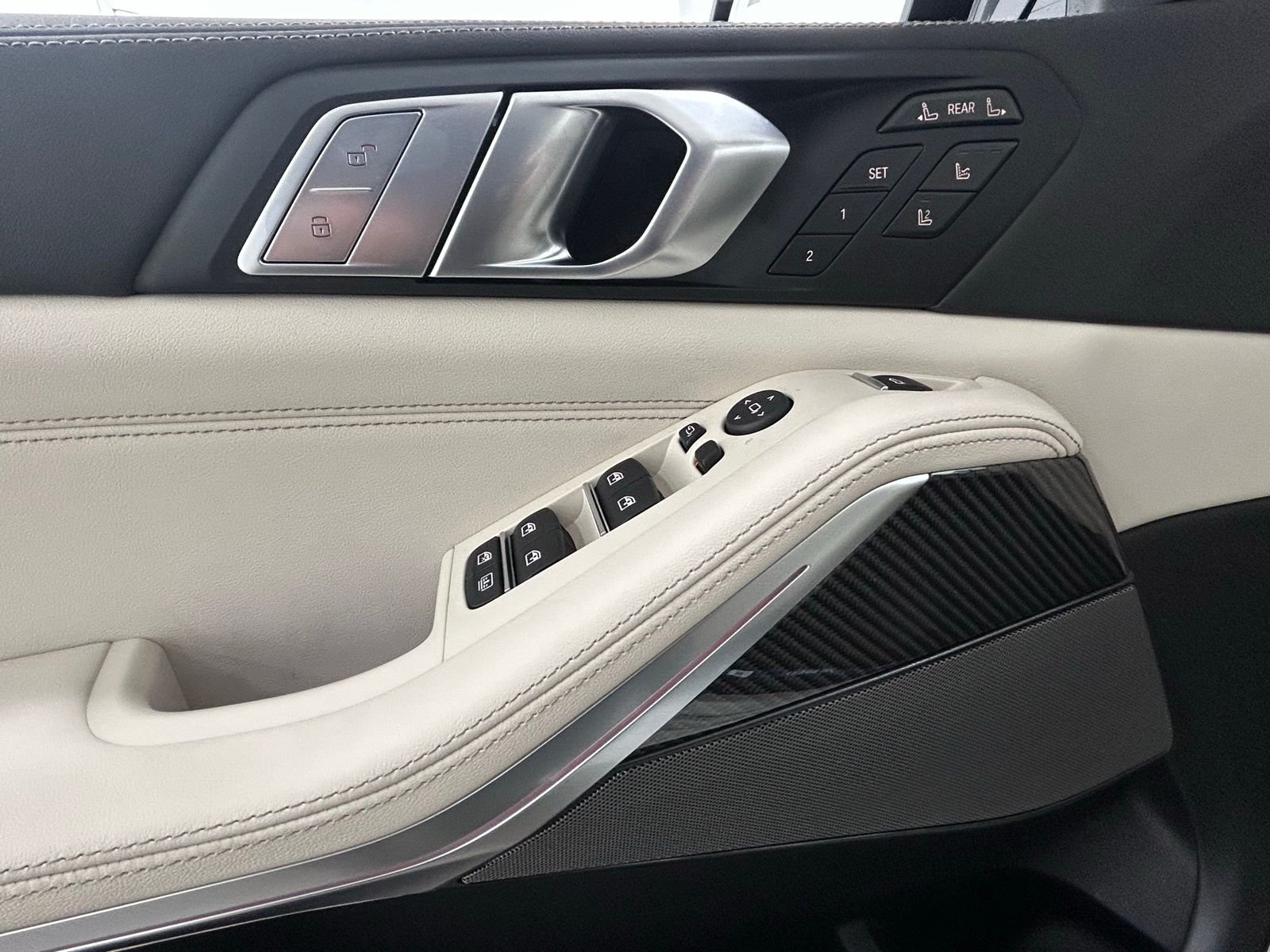New 2026 Alpine White BMW M60i image 25