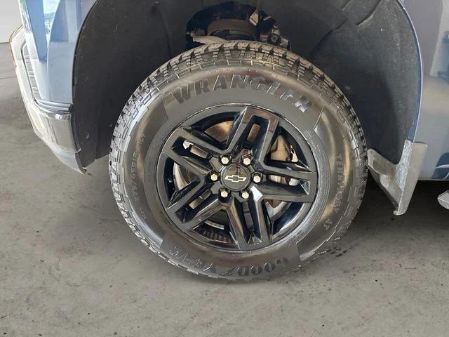 Used 2019 Blue Metallic Chevrolet Custom Trail Boss image 15