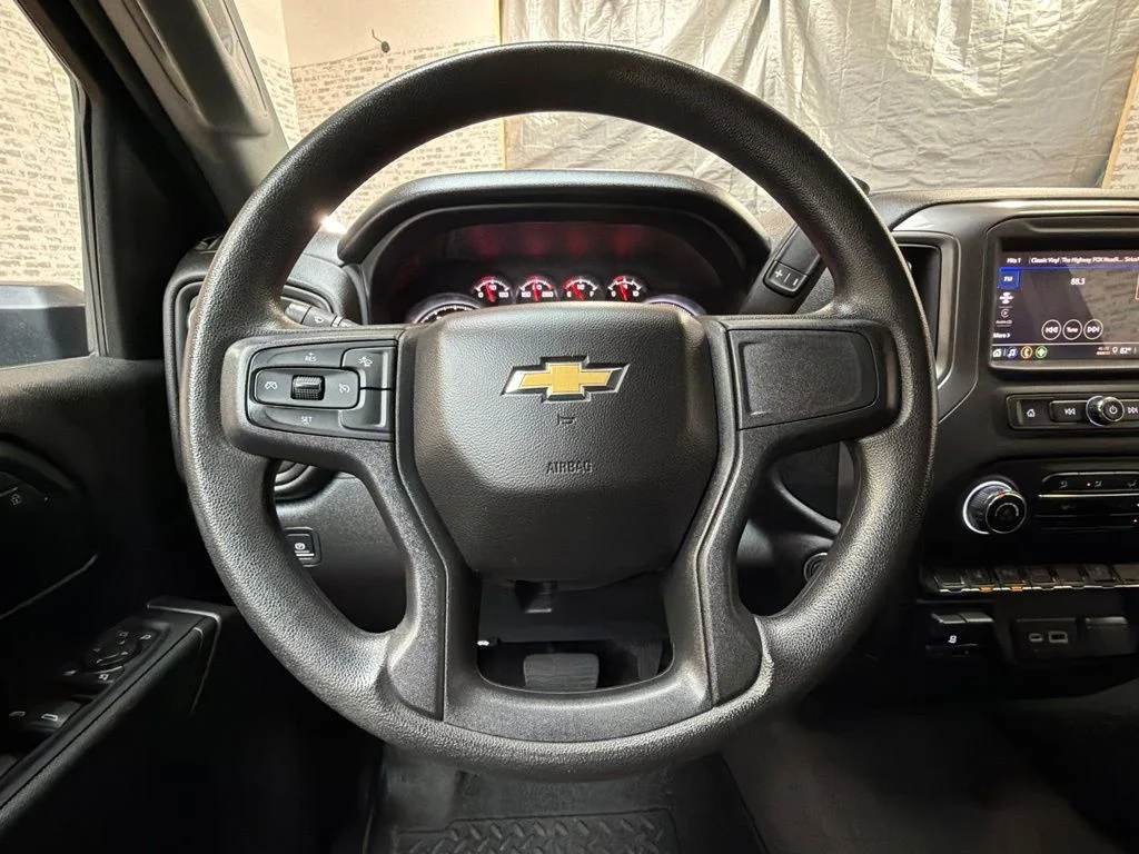 Used 2025 Black Chevrolet Custom image 15