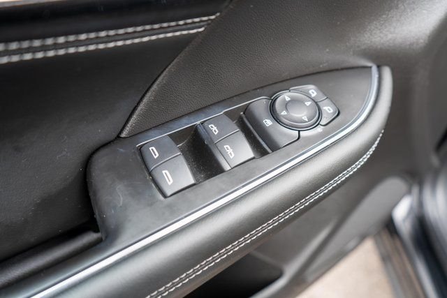 Used 2023 Black Buick Preferred image 19