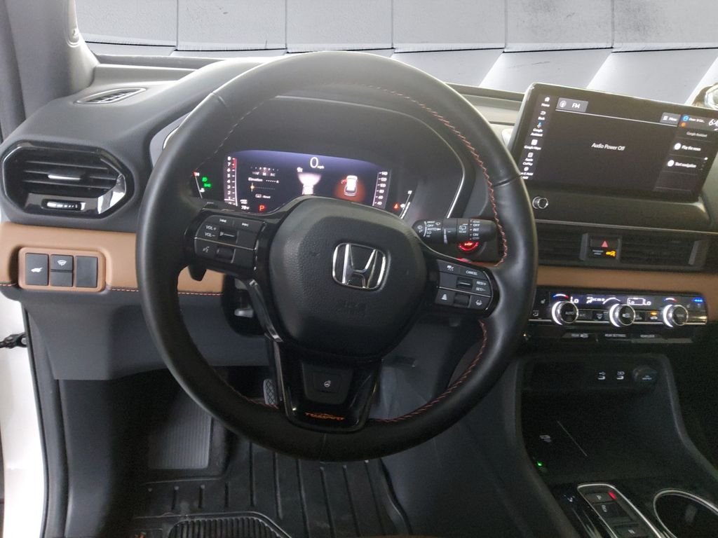 Used 2026  Honda TrailSport Elite Blackout image 9