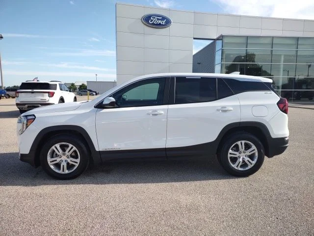 Certified Used 2024 Summit White GMC SLE image 2