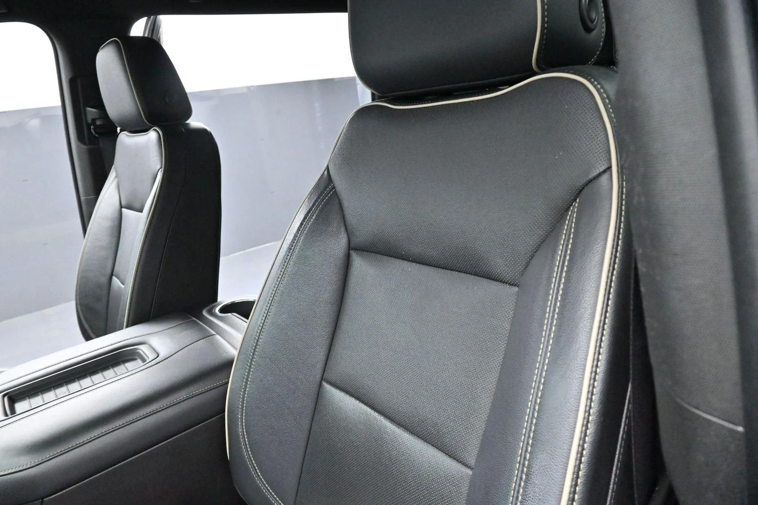 Used 2021 BLACK Chevrolet Premier image 17