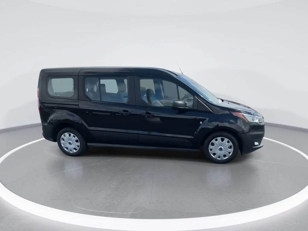 Used 2022 Black Ford XL image 2