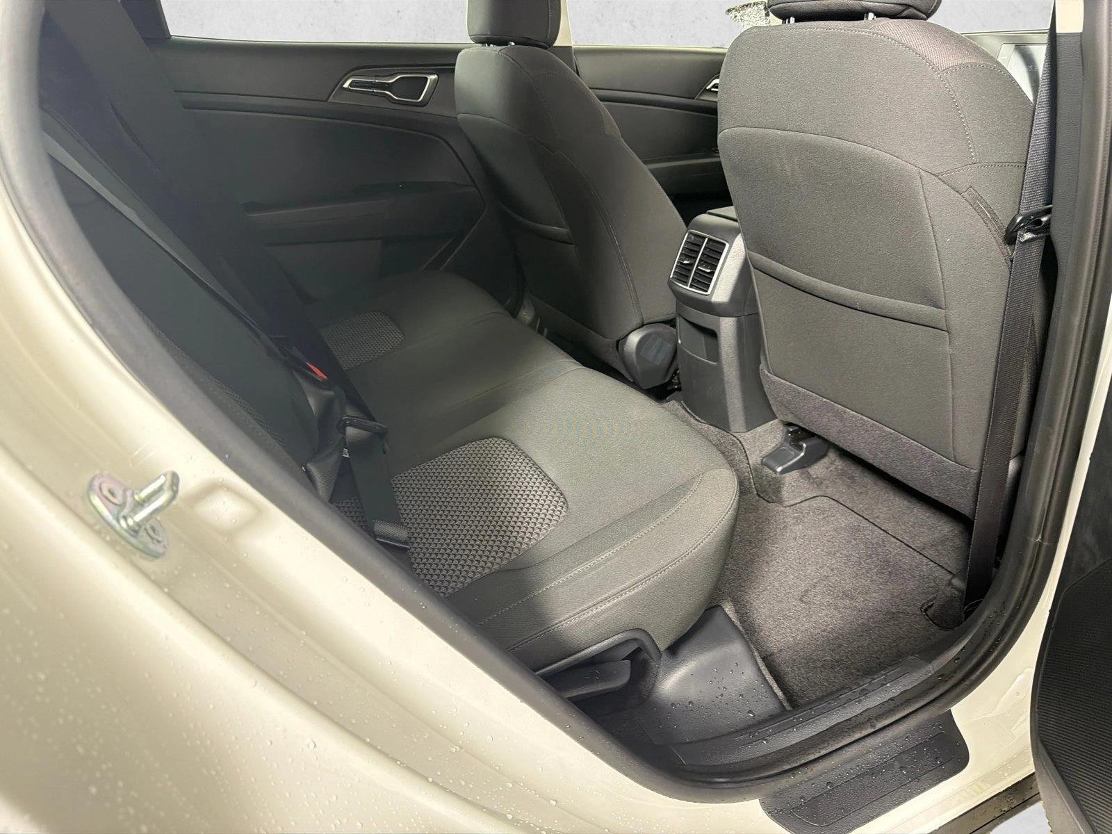 Used 2025 Snow White Pearl Kia LX image 15