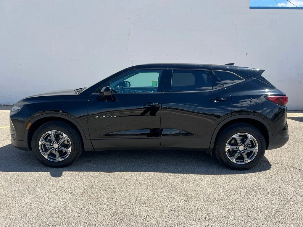 Used 2026 Black Chevrolet LT image 3