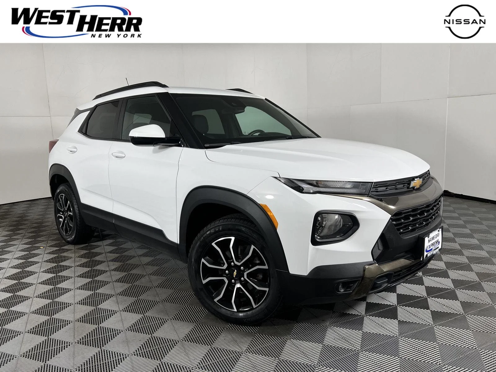 Used 2023 Summit White Chevrolet ACTIV image 1