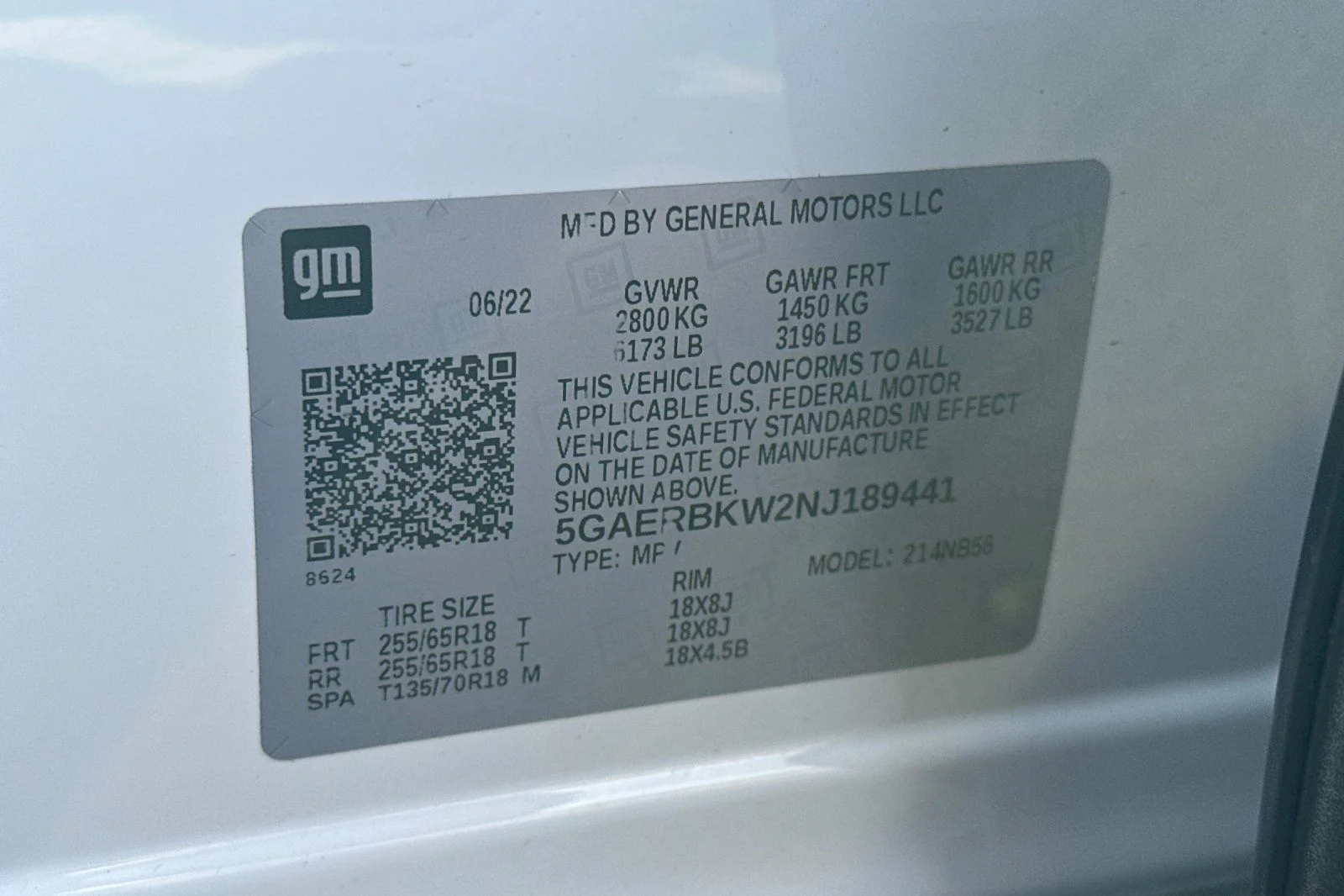 Used 2022 White Buick Essence image 29
