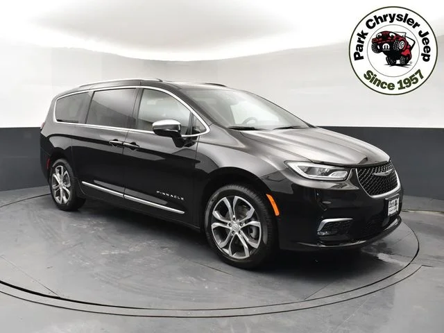 2026 Chrysler Pacifica Pinnacle AWD's photo