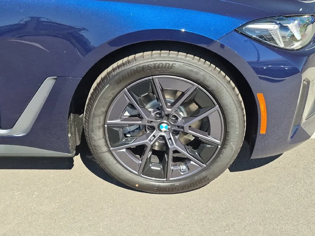 New 2026 Blue BMW eDrive40 image 30