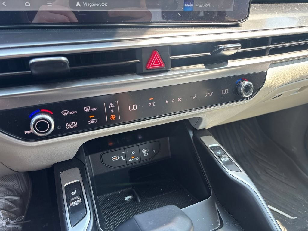 Used 2025 Black Kia S image 15