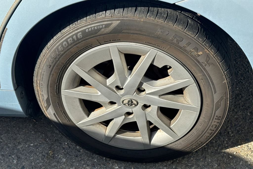 Used 2014 Blue Toyota Three image 4