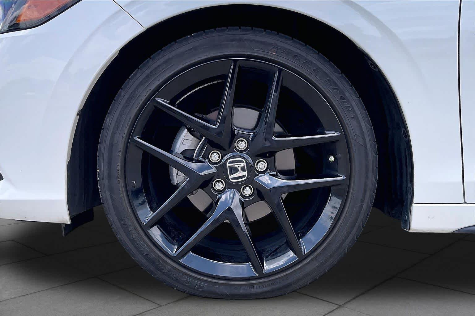 Used 2023 Platinum White Pearl Honda Sport image 10