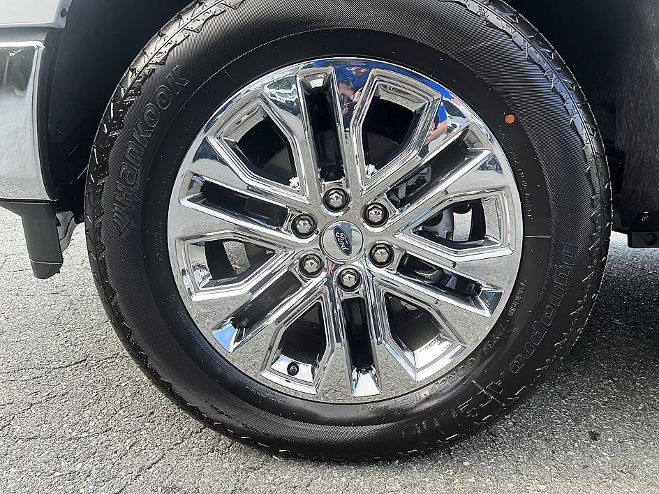 New 2026 Avalanche Ford Lariat® image 8