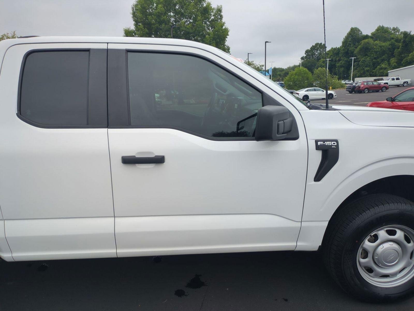 Used 2022 Oxford White Ford XL image 45