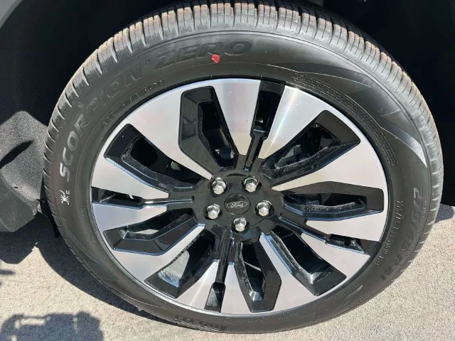 New 2027 White Ford Platinum image 11