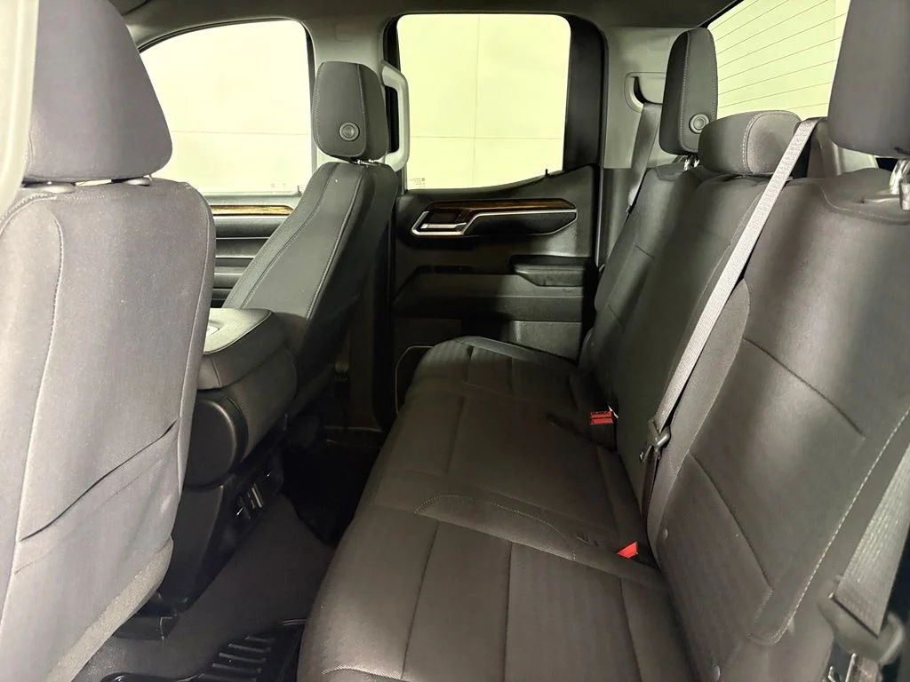Used 2023 White GMC Elevation image 41