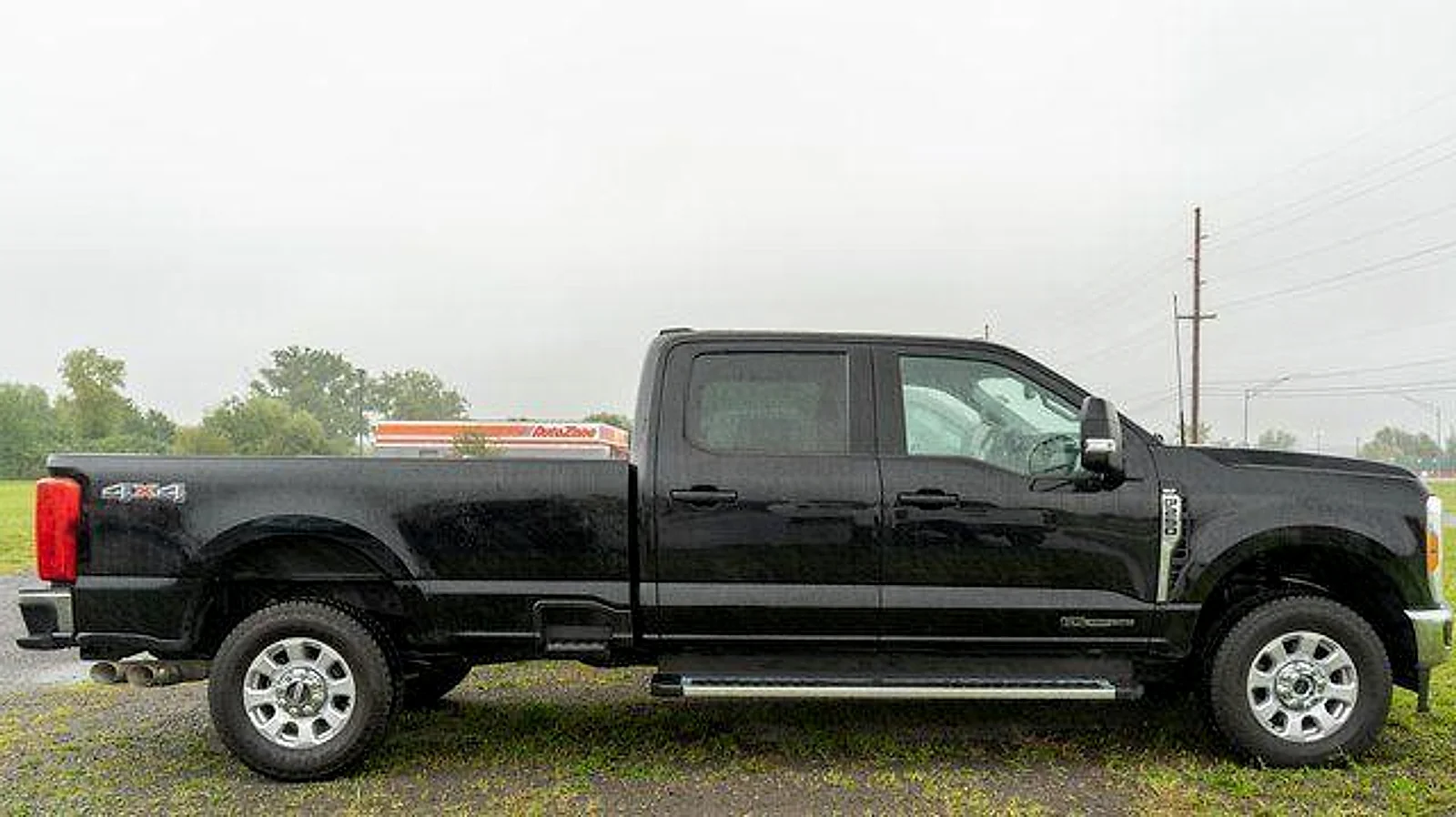 Used 2023 Agate Black Metallic Ford XLT image 5