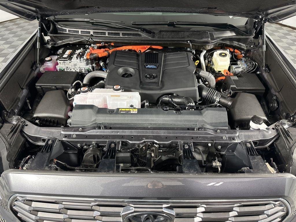 2026 Toyota Sequoia Platinum - Photo 10