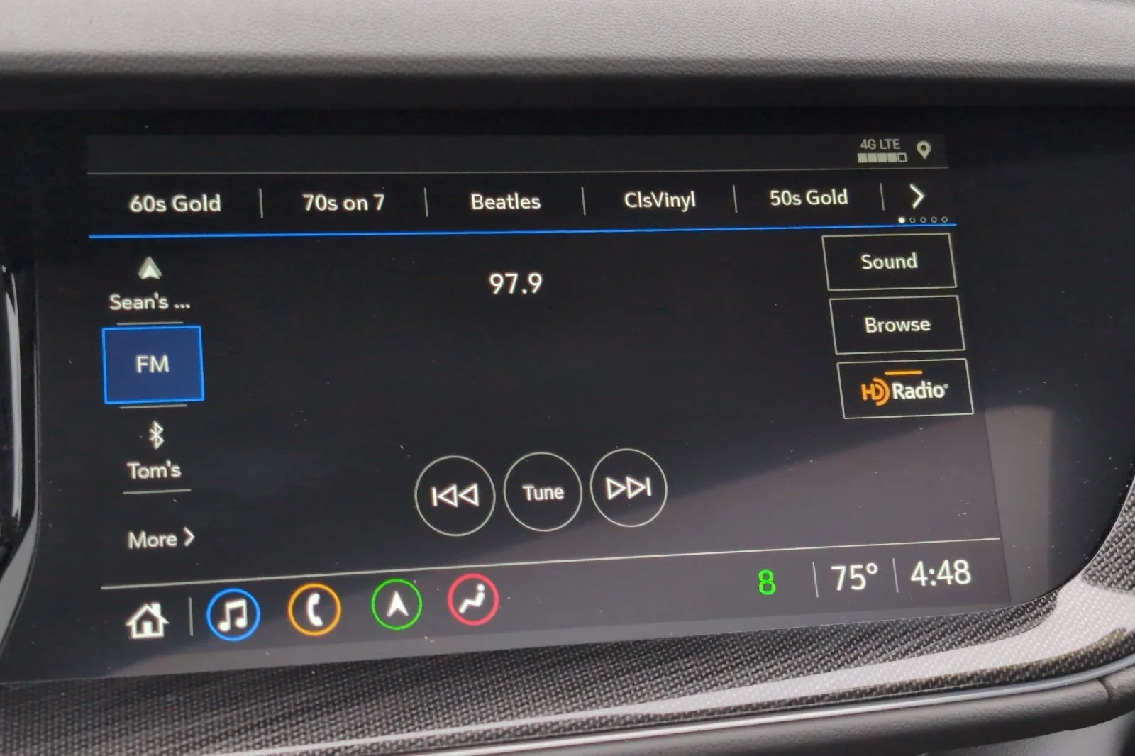 Used 2022 EBONY TWILIGHT METALLIC Buick Essence image 19