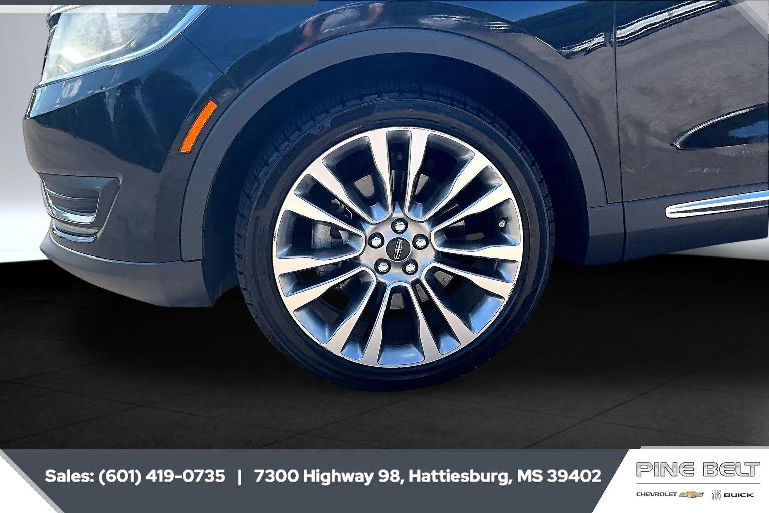 Used 2018 Black Velvet Lincoln Reserve image 7