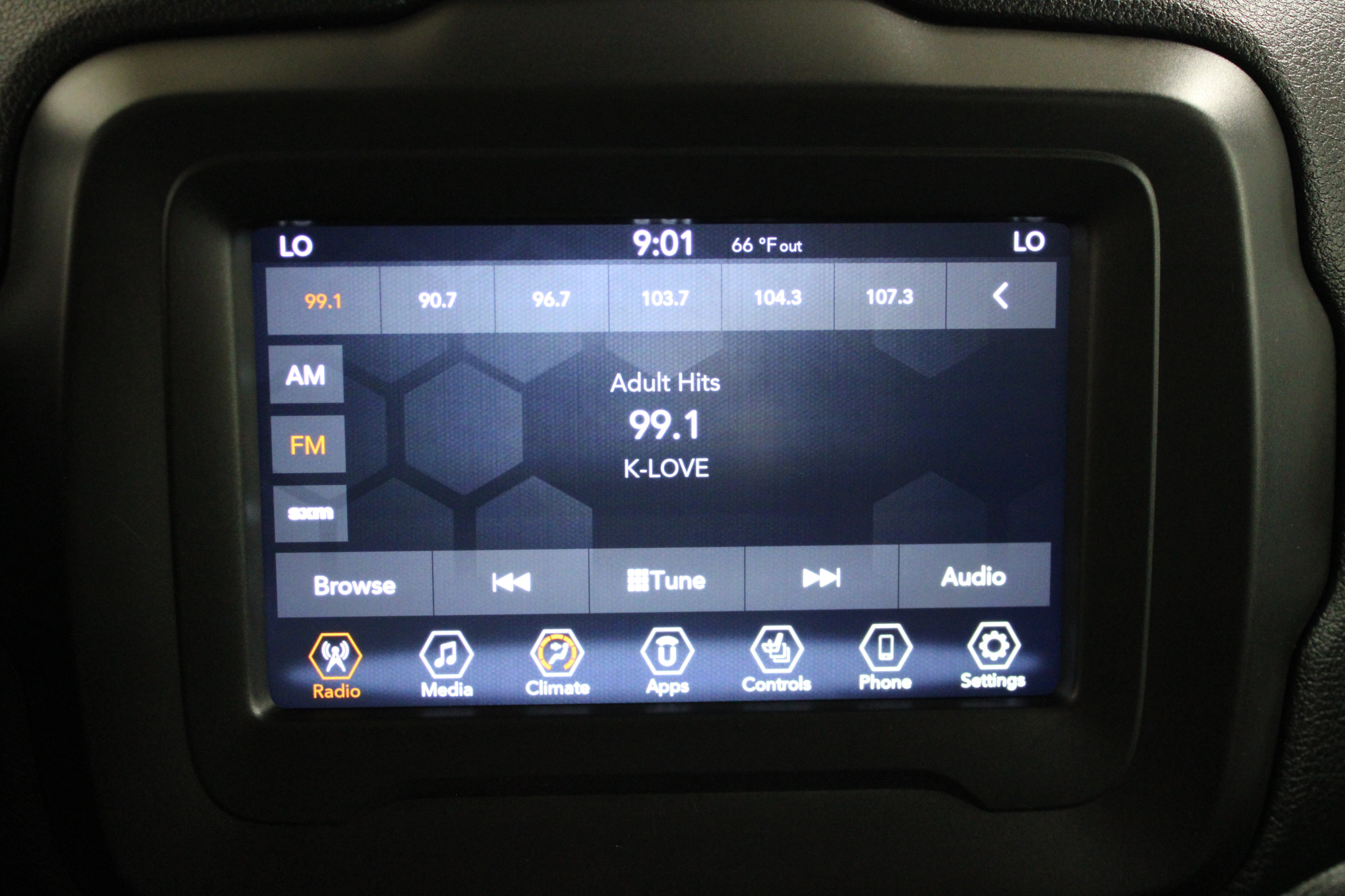 Used 2020 Alpine White Clearcoat Jeep Limited image 13
