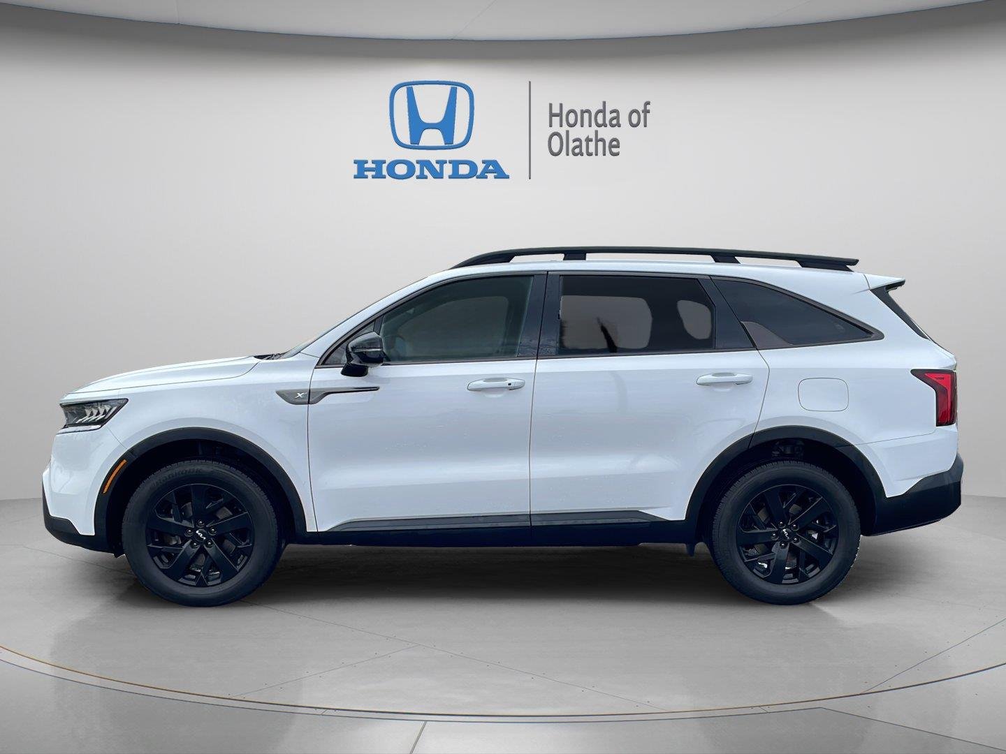 Used 2022 Glacial White Pearl Kia X-Line S image 6