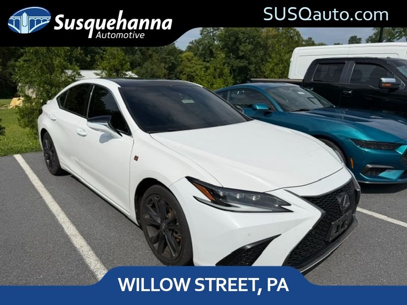 Used 2023 Ultra White Lexus F SPORT Handling image 1