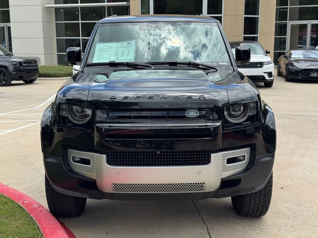 Certified Used 2025 Santorini Black Metallic Land Rover S image 3
