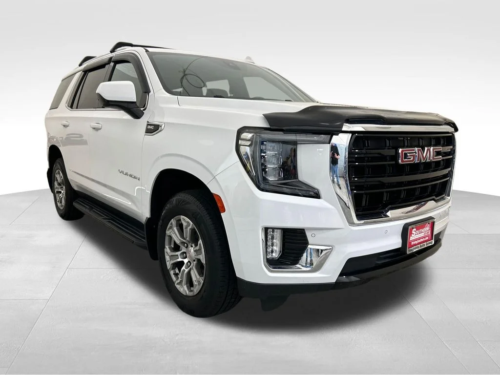 Used 2022 White GMC SLE image 8