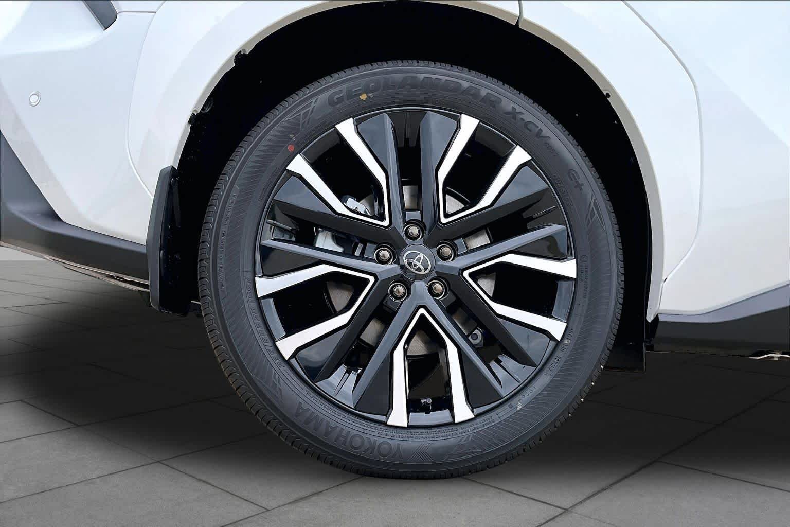 New 2027 Wind Chill Pearl Toyota Limited image 11
