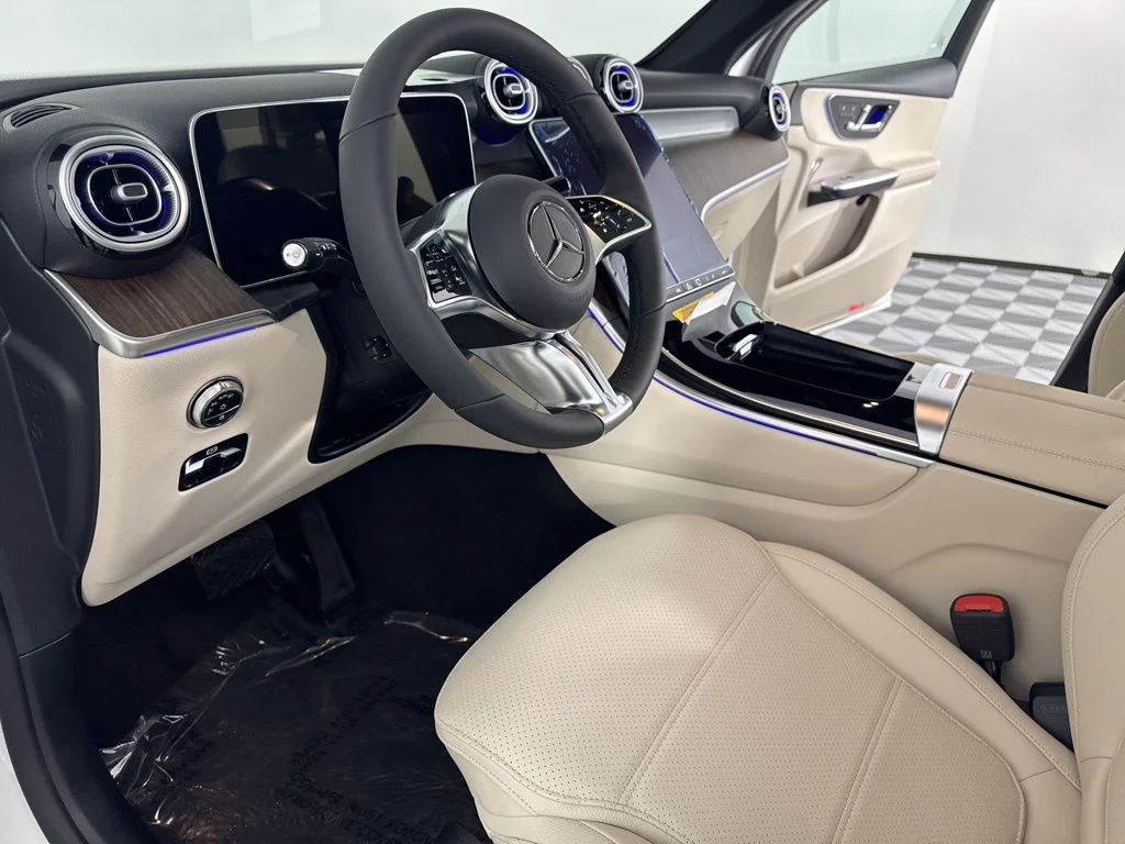 New 2026 White Mercedes-Benz GLC 300 image 27