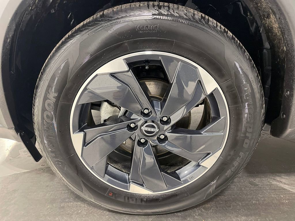 Used 2026  Nissan SV image 19