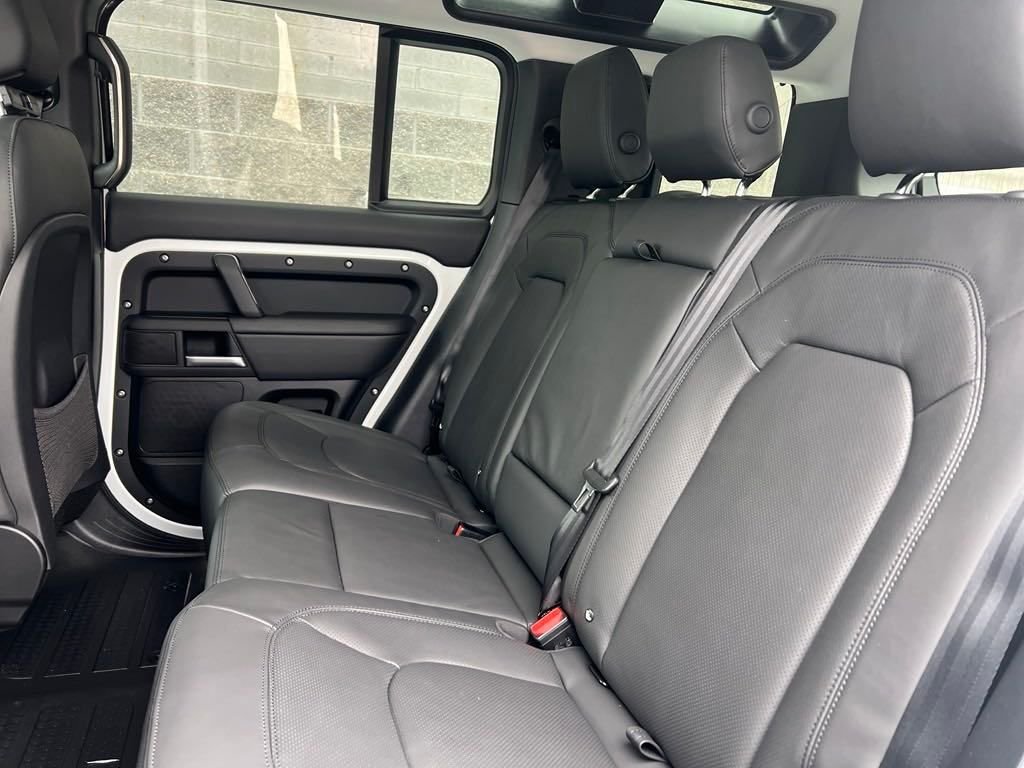 2025 Land Rover Defender S - Photo 14