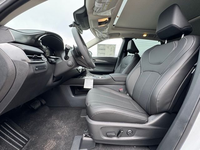 New 2026 RADIANT WHITE INFINITI Luxe FWD image 14