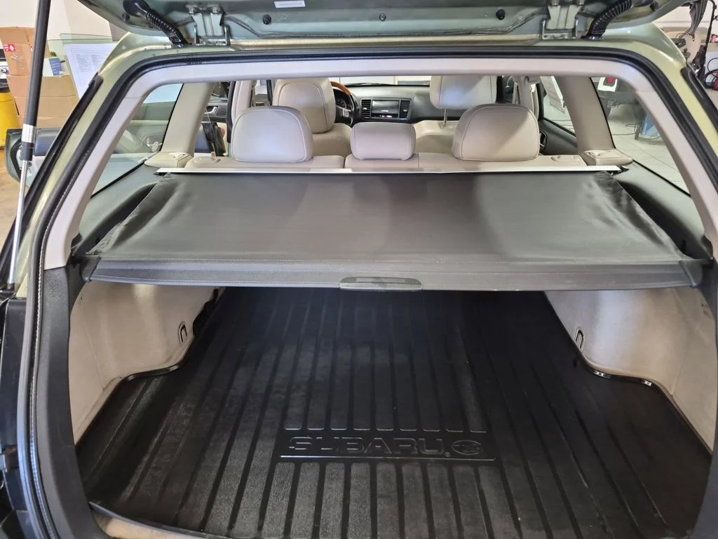 Used 2006 Green Subaru 3.0R image 17