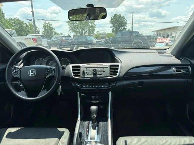 Used 2017 Silver Honda LX image 7
