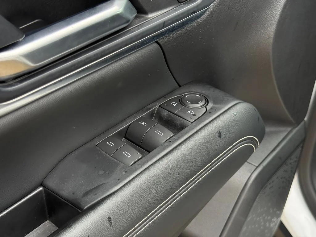 Used 2026 White GMC Elevation image 11