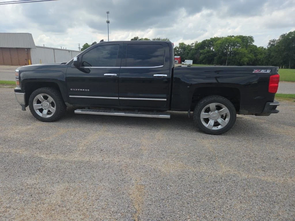 Used 2015 Black Chevrolet LTZ image 6