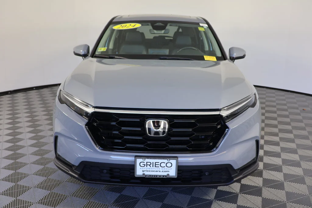 Used 2024  Honda EX-L image 3