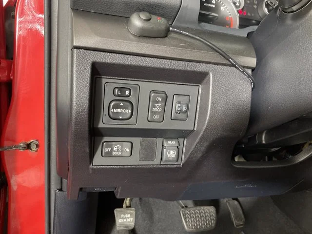 Used 2014 Red Toyota SR5 image 22