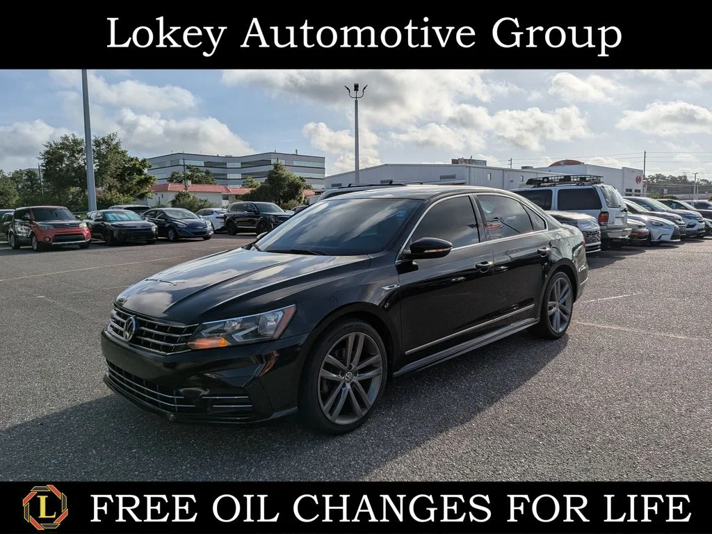 2017 Volkswagen Passat 1.8T R-Line w/ Comfort Pkg. Auto's photo