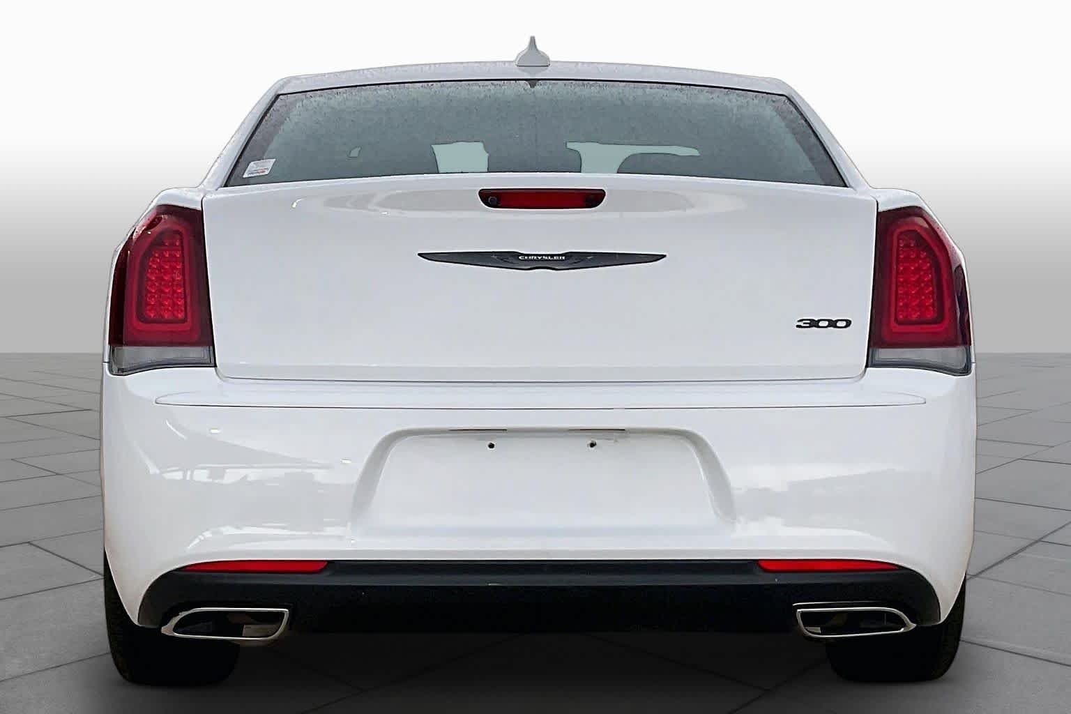 Pre-Owned 2023 Chrysler 300 Touring