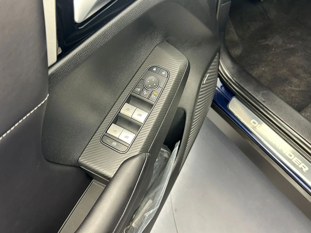 New 2026 Cosmic Blue Metallic Mitsubishi SE image 14