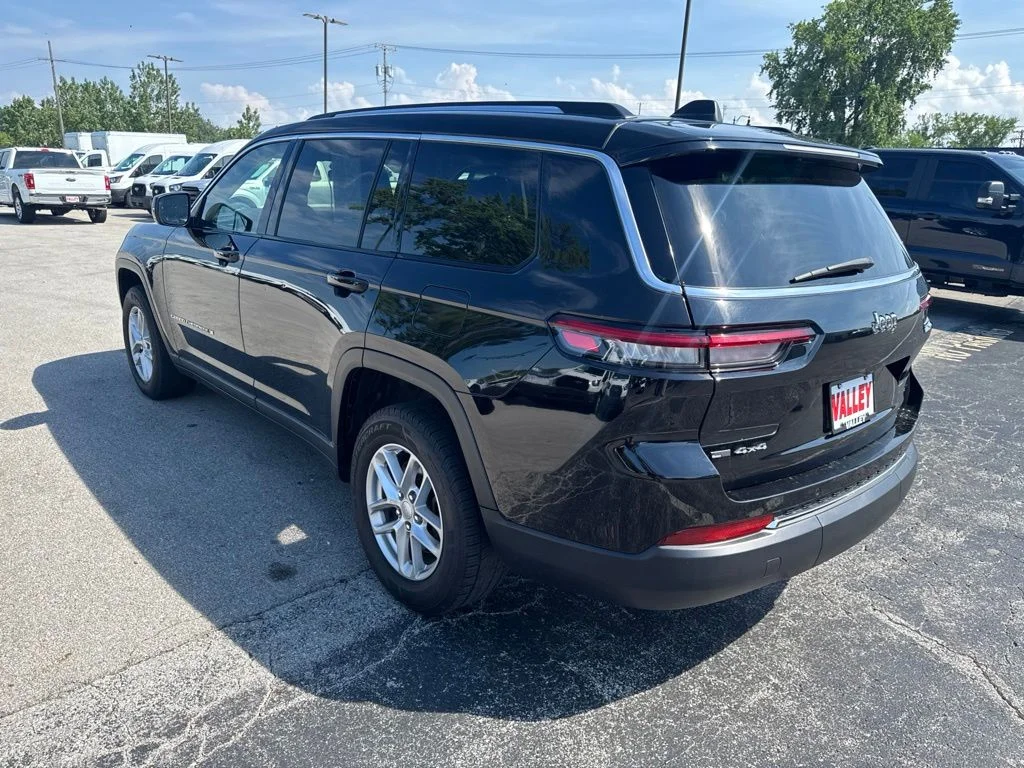Certified Used 2021 Black Jeep Laredo image 12